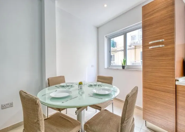 Walk To Sliema & Ferries Gzira Apartament Tal-Hriereb