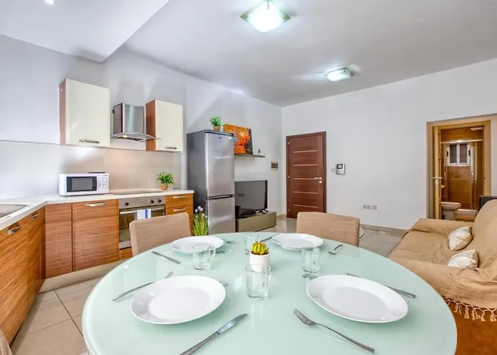 Walk To Sliema & Ferries Gzira Apartament *