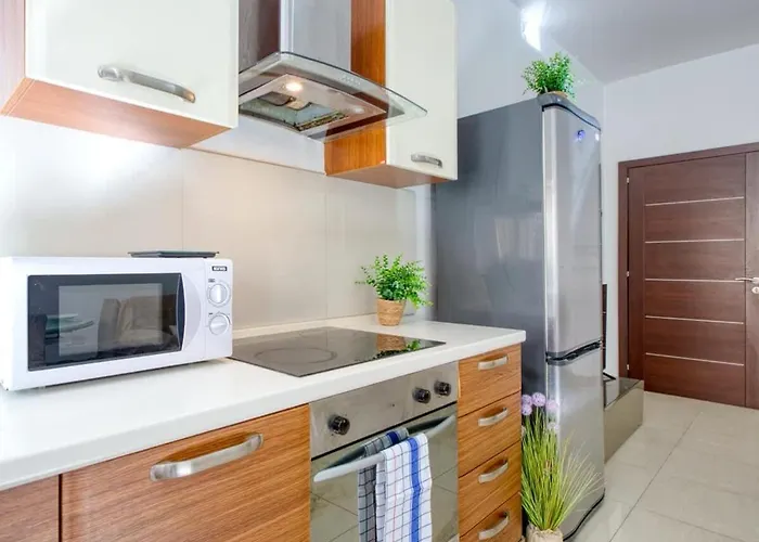 Walk To Sliema & Ferries Gzira Apartament *