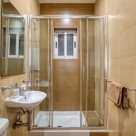 Spacious 1Br Apartment, Walk To Sliema Promenade Tal-Hriereb
