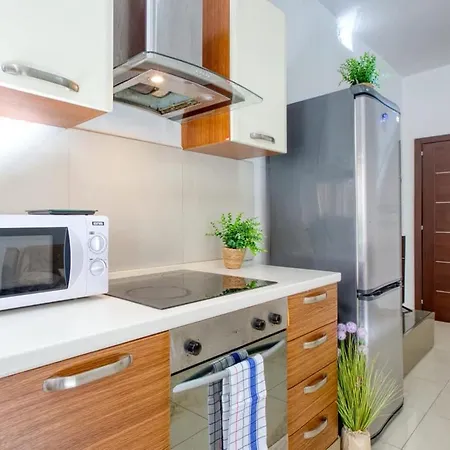 Spacious 1Br Apartment, Walk To Sliema Promenade Apartment *