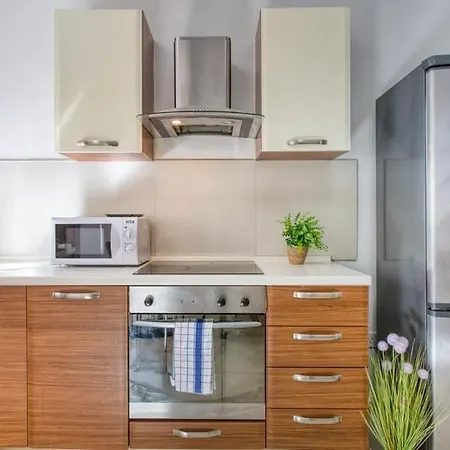 Spacious 1Br Apartment, Walk To Sliema Promenade Apartment Tal-Hriereb