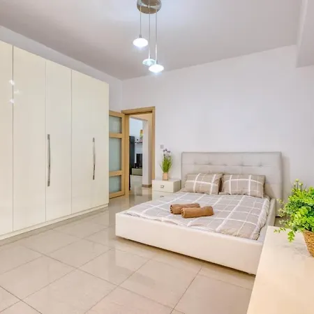 Apartment Spacious 1Br Apartment, Walk To Sliema Promenade Tal-Hriereb